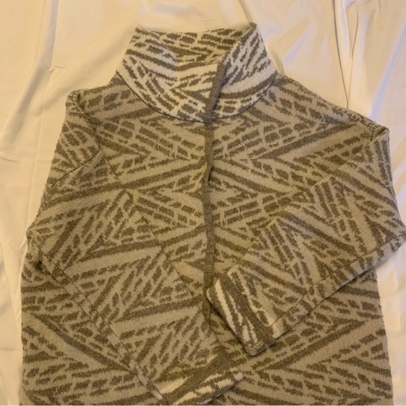 Cynthia Rowley Sweater Coat - Picture 3 of 10